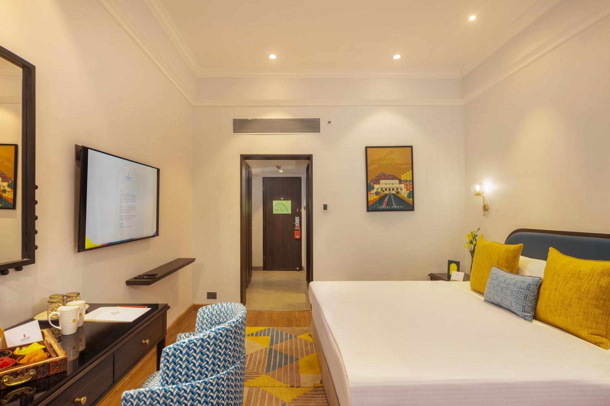 Gateway - Chhatrapati Sambhaji Nagar Hotel